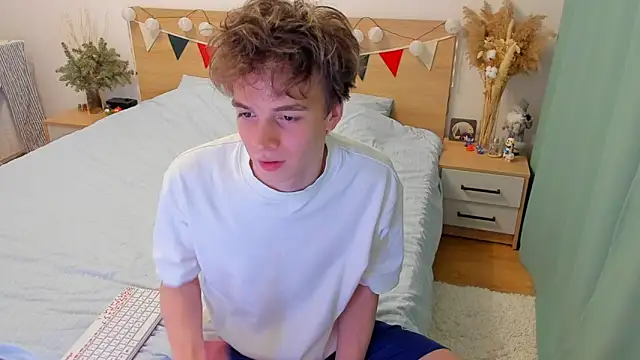 Snapshot of Fandi_777 chatting on February 4, 2025, 5:23 pm Fandi 777 online show from February 4, 2025, 5:23 pm