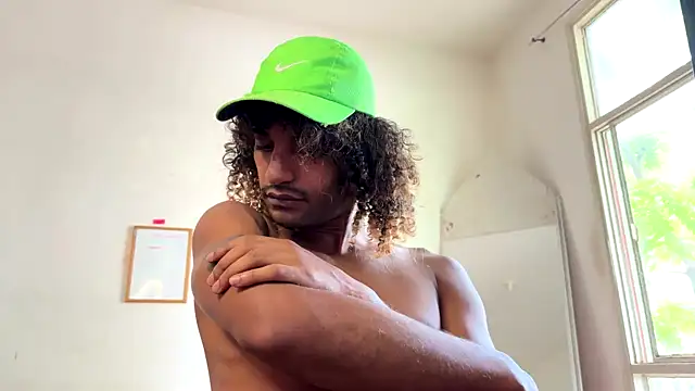 Snapshot of gerson173Hugo chatting on February 24, 2026, 12:39 pm gerson173Hugo online show from February 24, 2026, 12:39 pm