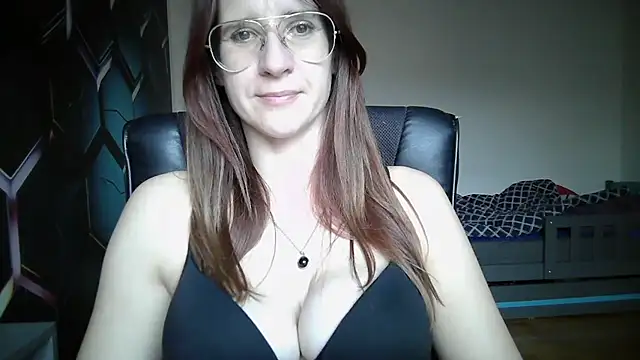 KayaRose online show from October 6, 2025, 3:24 pm