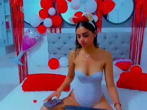Sara valentina2 online show from February 12, 2025, 5:37 pm