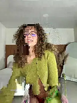 Snapshot of Lianh_Benett chatting on February 21, 2026, 12:18 pm Lianh Benett online show from February 21, 2026, 12:18 pm