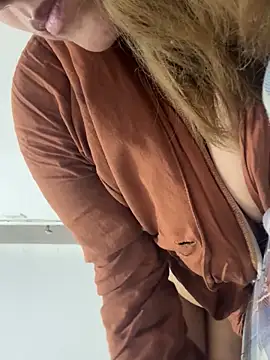 GoddssMalena online show from April 14, 2026, 10:48 pm