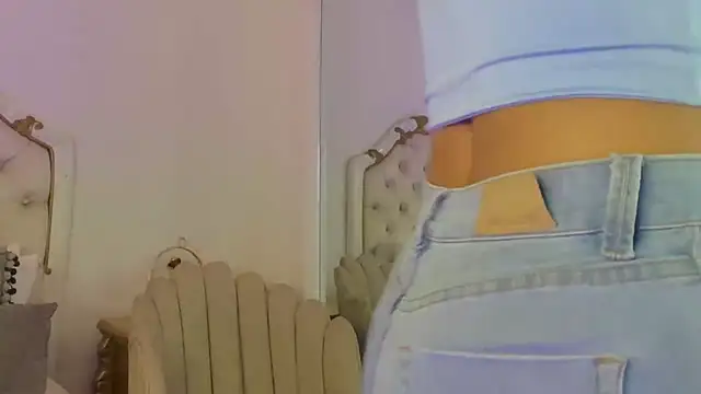 Snapshot of lexa_25_ chatting on October 6, 2025, 11:33 am lexa 25  online show from October 6, 2025, 11:33 am