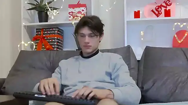 Snapshot of CalvinCay chatting on February 6, 2025, 7:40 pm CalvinCay online show from February 6, 2025, 7:40 pm