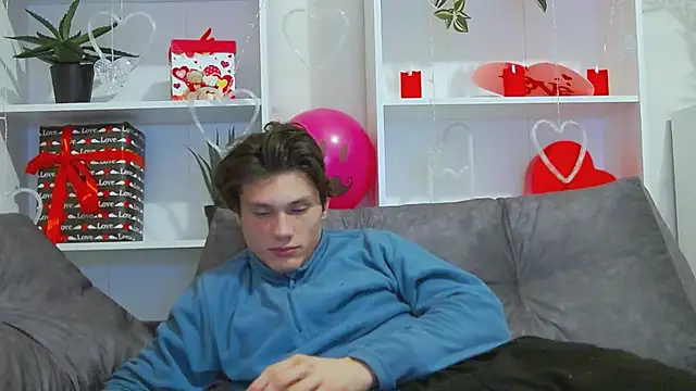 Snapshot of CalvinCay chatting on February 15, 2025, 3:52 am CalvinCay online show from February 15, 2025, 3:52 am