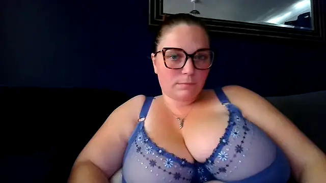 sweetiesophiaUK online show from September 30, 2025, 11:05 am
