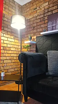 Astoria Moon online show from December 1, 2025, 7:04 pm