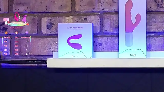 Snapshot of Astoria_Moon chatting on September 28, 2025, 7:21 pm Astoria Moon online show from September 28, 2025, 7:21 pm