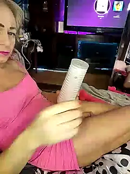 KrystallCoxxh online show from December 19, 2025, 7:00 am