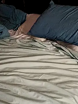 Snapshot of momentum2023 chatting on September 26, 2025, 11:17 am momentum2023 online show from September 26, 2025, 11:17 am