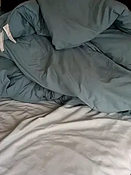 Snapshot of momentum2023 chatting on October 28, 2025, 1:54 pm momentum2023 online show from October 28, 2025, 1:54 pm