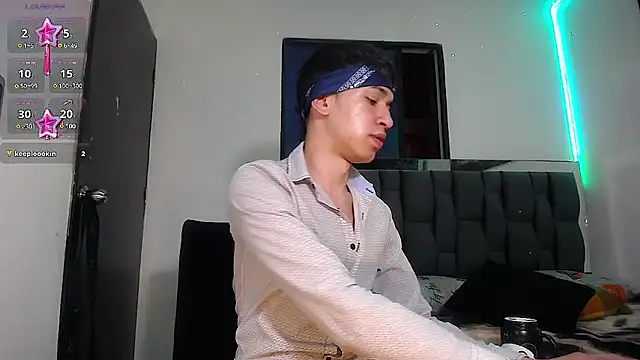 Mr daren  online show from March 22, 2025, 7:09 pm