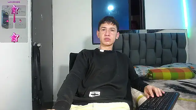 Mr daren  online show from March 18, 2025, 2:06 pm