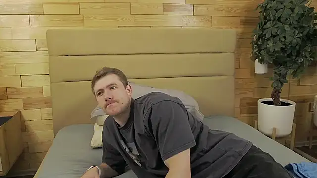 Snapshot of EthanPinkman chatting on October 14, 2025, 4:35 am EthanPinkman online show from October 14, 2025, 4:35 am