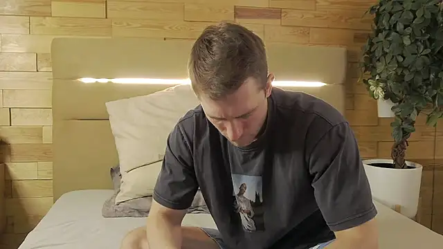 Snapshot of EthanPinkman chatting on October 8, 2025, 4:36 am EthanPinkman online show from October 8, 2025, 4:36 am