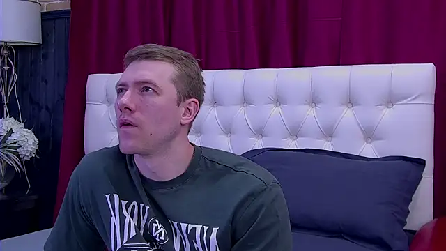 Snapshot of EthanPinkman chatting on October 5, 2025, 5:09 am EthanPinkman online show from October 5, 2025, 5:09 am