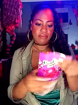 Snapshot of AmazonianMistress chatting on March 14, 2025, 2:20 am AmazonianMistress online show from March 14, 2025, 2:20 am