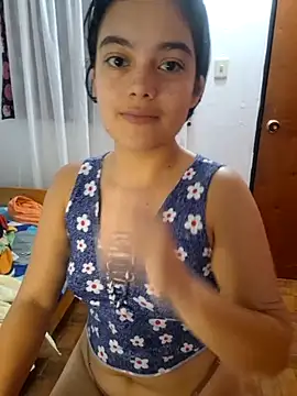 Snapshot of littlemelii chatting on April 20, 2026, 7:04 pm littlemelii online show from April 20, 2026, 7:04 pm