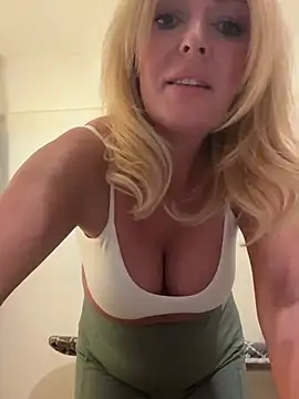 Snapshot of JodiSands chatting on January 24, 2025, 5:42 pm JodiSands online show from January 24, 2025, 5:42 pm