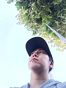 Snapshot of 2HotAsain4u chatting on September 21, 2025, 1:00 am 2HotAsain4u online show from September 21, 2025, 1:00 am