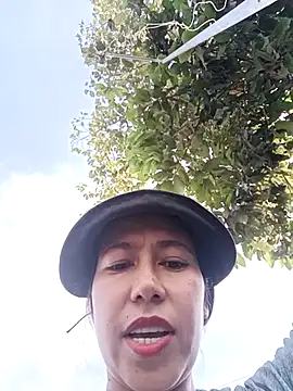 Snapshot of 2HotAsain4u chatting on October 9, 2025, 1:28 am 2HotAsain4u online show from October 9, 2025, 1:28 am