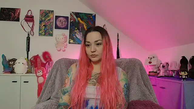 Snapshot of PinkHurricaneOfficial chatting on October 7, 2025, 11:22 am PinkHurricaneOfficial online show from October 7, 2025, 11:22 am