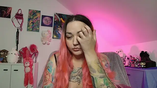 Snapshot of PinkHurricaneOfficial chatting on October 12, 2025, 6:42 pm PinkHurricaneOfficial online show from October 12, 2025, 6:42 pm