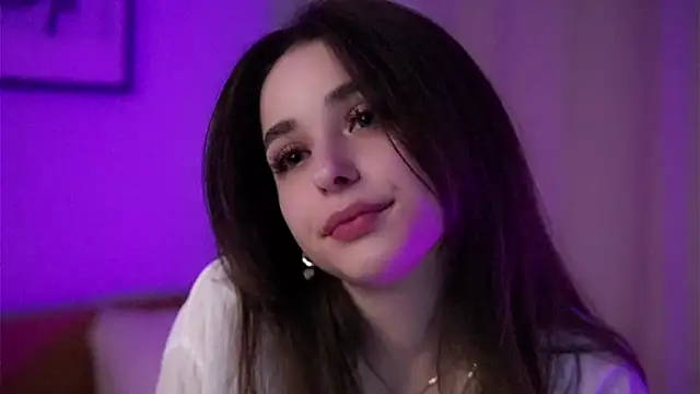 EstherMitchel online show from March 18, 2025, 6:28 am