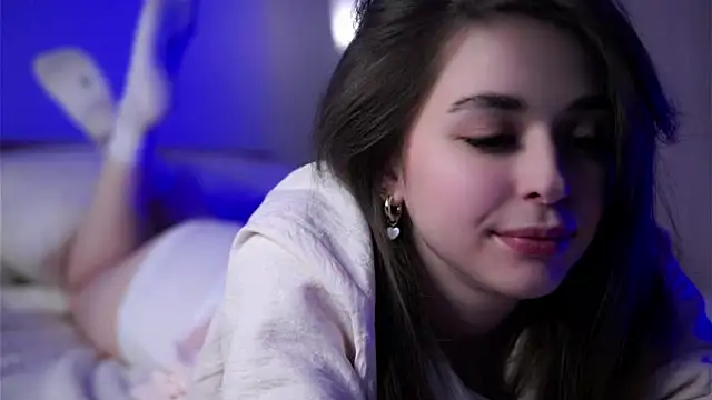 EstherMitchel online show from March 13, 2025, 4:16 am