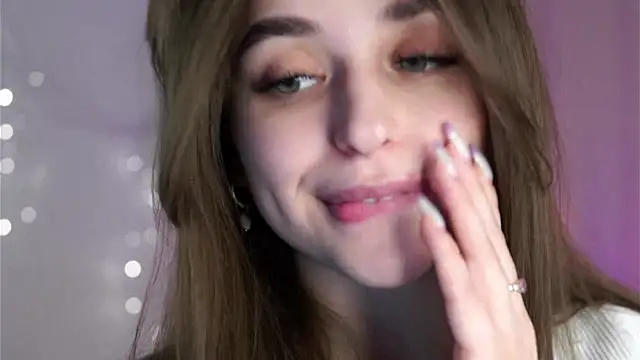 EstherMitchel online show from February 6, 2025, 4:31 am