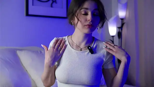 EstherMitchel online show from March 14, 2025, 4:21 am