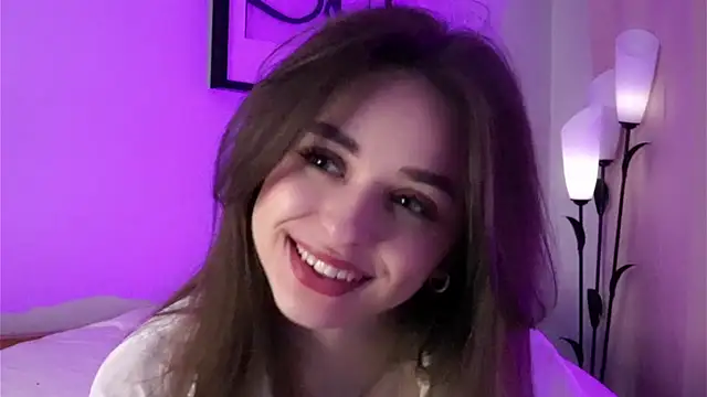EstherMitchel online show from March 18, 2025, 12:19 am
