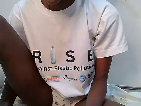 Snapshot of Afrikadol chatting on September 26, 2025, 12:12 pm Afrikadol online show from September 26, 2025, 12:12 pm