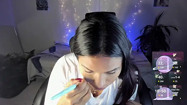 Snapshot of Riana_Kean chatting on October 16, 2025, 1:03 am Riana Kean online show from October 16, 2025, 1:03 am