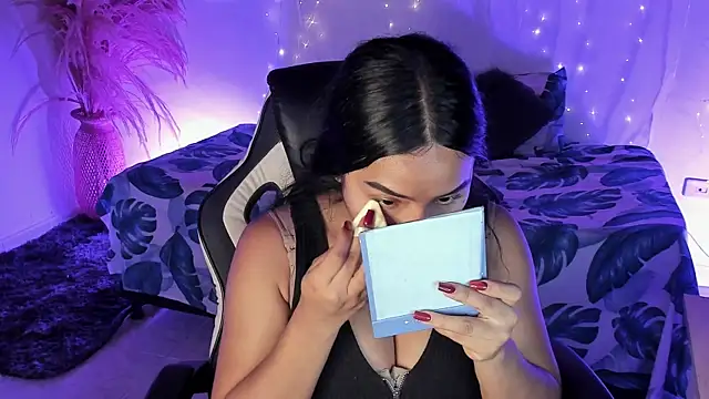 Riana Kean online show from March 13, 2026, 1:21 am