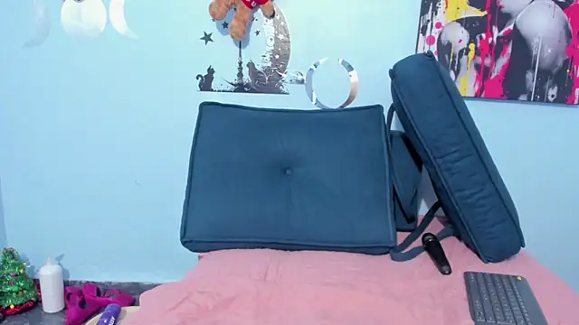 Snapshot of _luna__sweet_ chatting on October 18, 2025, 1:18 am  luna  sweet  online show from October 18, 2025, 1:18 am