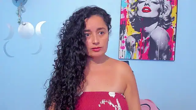 Snapshot of _luna__sweet_ chatting on October 8, 2025, 8:31 pm  luna  sweet  online show from October 8, 2025, 8:31 pm