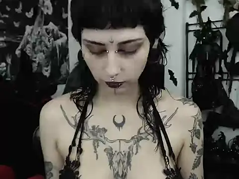 n0sferatus   online show from June 18, 2026, 2:43 am