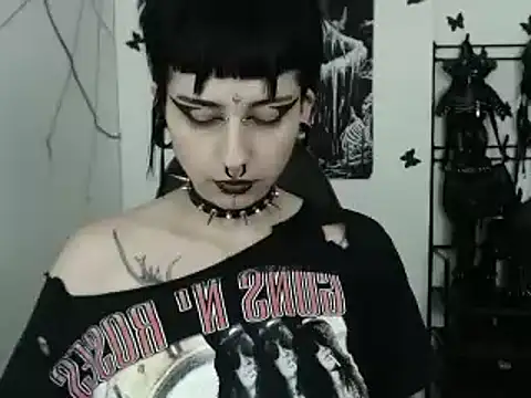 Snapshot of n0sferatus__ chatting on October 23, 2025, 2:32 am n0sferatus online show from October 23, 2025, 2:32 am