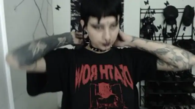 Snapshot of n0sferatus__ chatting on November 6, 2025, 11:36 am n0sferatus online show from November 6, 2025, 11:36 am