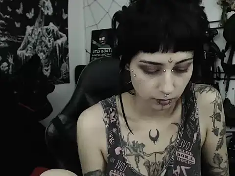 n0sferatus   online show from June 25, 2026, 2:53 am