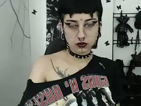 Snapshot of n0sferatus__ chatting on October 19, 2025, 1:14 pm n0sferatus online show from October 19, 2025, 1:14 pm