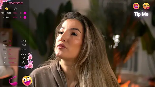 Snapshot of KellyMathews chatting on October 11, 2025, 2:23 am KellyMathews online show from October 11, 2025, 2:23 am