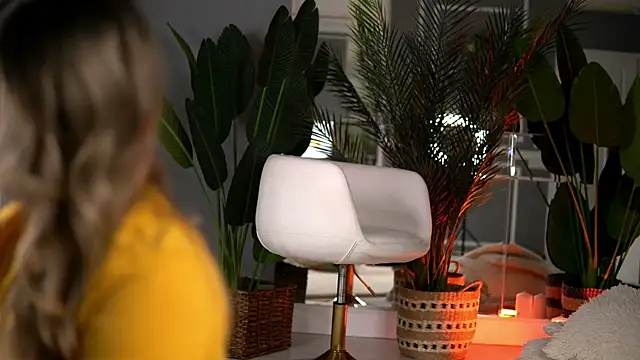 Snapshot of KellyMathews chatting on October 31, 2025, 1:46 am KellyMathews online show from October 31, 2025, 1:46 am