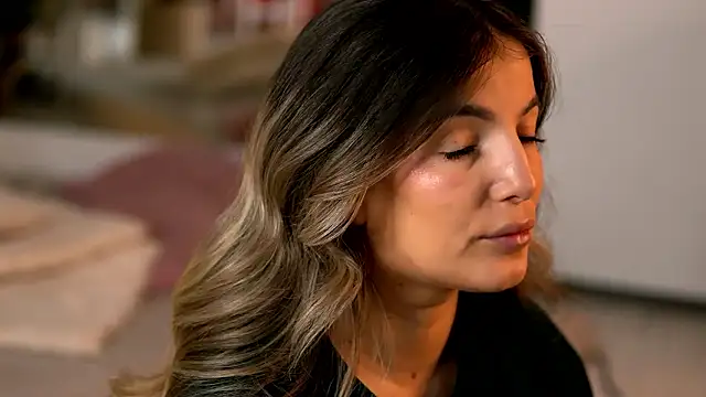 KellyMathews online show from March 8, 2026, 2:59 am