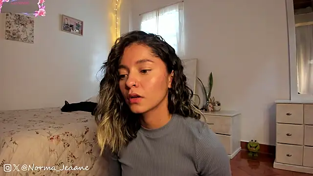 Snapshot of Norma-Jeaane chatting on January 17, 2025, 7:49 pm Norma-Jeaane online show from January 17, 2025, 7:49 pm