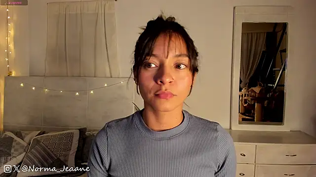 Snapshot of Norma-Jeaane chatting on February 1, 2025, 11:37 pm Norma-Jeaane online show from February 1, 2025, 11:37 pm