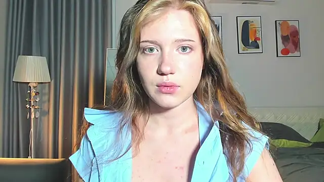 HanahCute online show from February 26, 2025, 8:47 pm