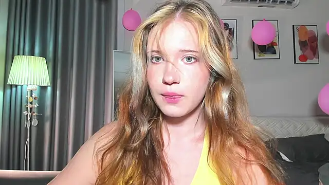 HanahCute online show from March 1, 2025, 7:04 pm