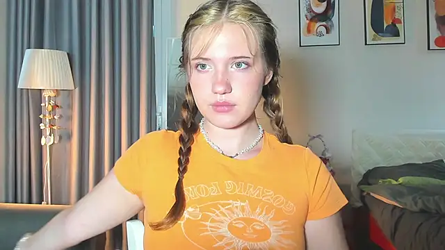 HanahCute online show from February 23, 2025, 11:58 pm